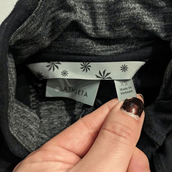 Women's ATHLETA Black Grey Criss Cross Hope Full Zip Jacket 964370 XSmall EUC - Picture 6 of 7